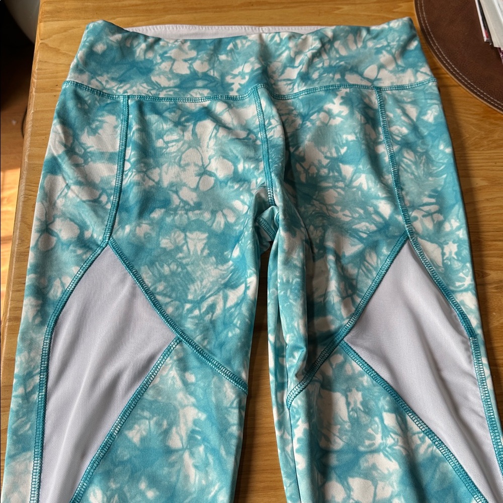 VOGO Athletica Teal & White Patterned Legging capris